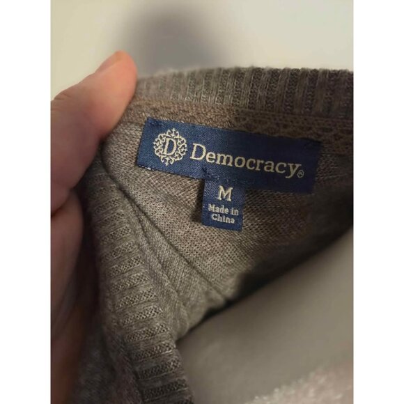 Democracy brand women's sweater medium - Picture 6 of 9